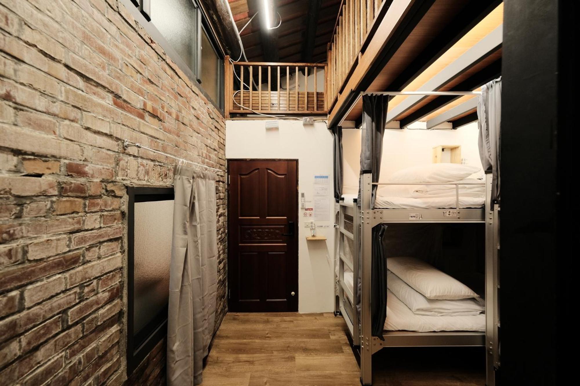 สมอลลี่ แบ๊คแพ๊คเกอร์ Hostel ลู่กั่ง ภายนอก รูปภาพ